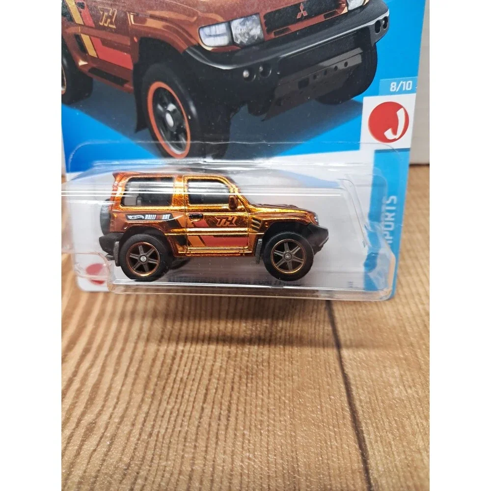 Hotwheels SUPER TREASURE HUNT  Mitsubishi Pajero Evolution HW J-Imports 8/10